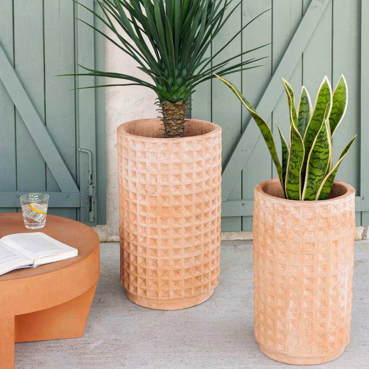 Kave Home Celi set of 2 terracota plant pots, Ø 34 cm / Ø 25 cm