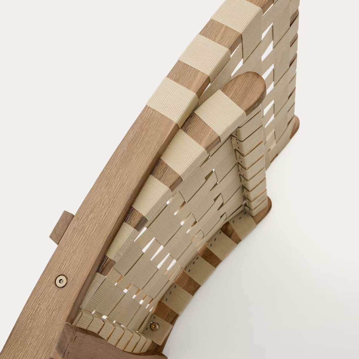 Kave Home FSC 100% green cord and solid acacia wood Chabeli folding chair