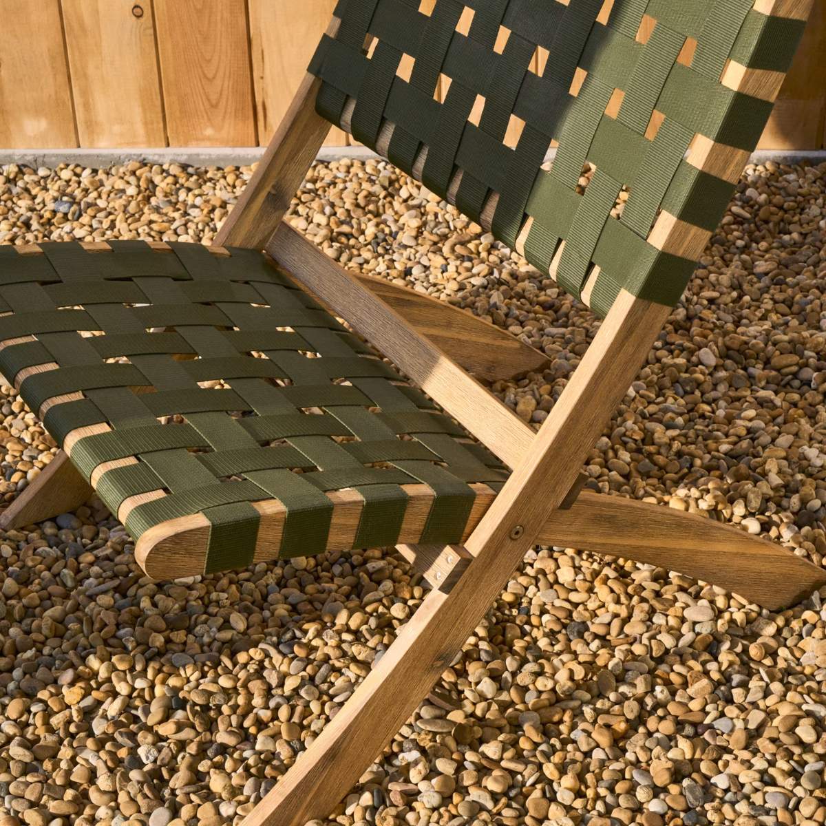Kave Home FSC 100% green cord and solid acacia wood Chabeli folding chair