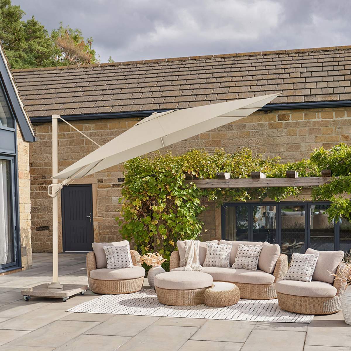 Pacific Lifestyle Challenger T2 2.6 x 3.5m Rectangular