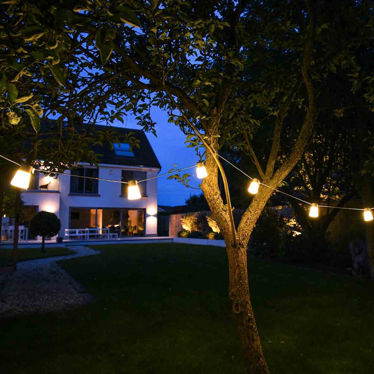 Extreme Lounging B-Bulb Connect Outdoor Festoon Lights-Beaumonde