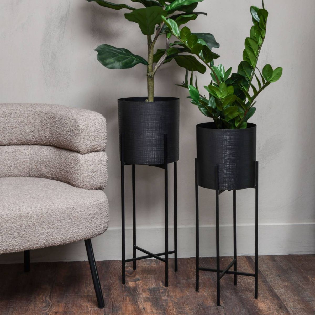 Libra Interiors Clyde Floor Standing Matt Black Set of 2 Planters
