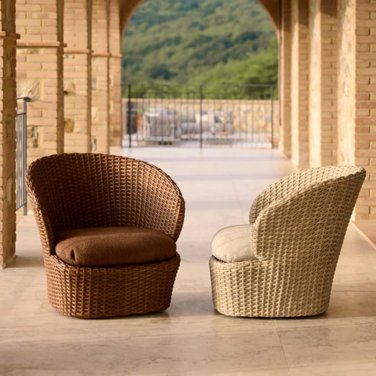Cane-line Coast Lounge Chair W/Swivel