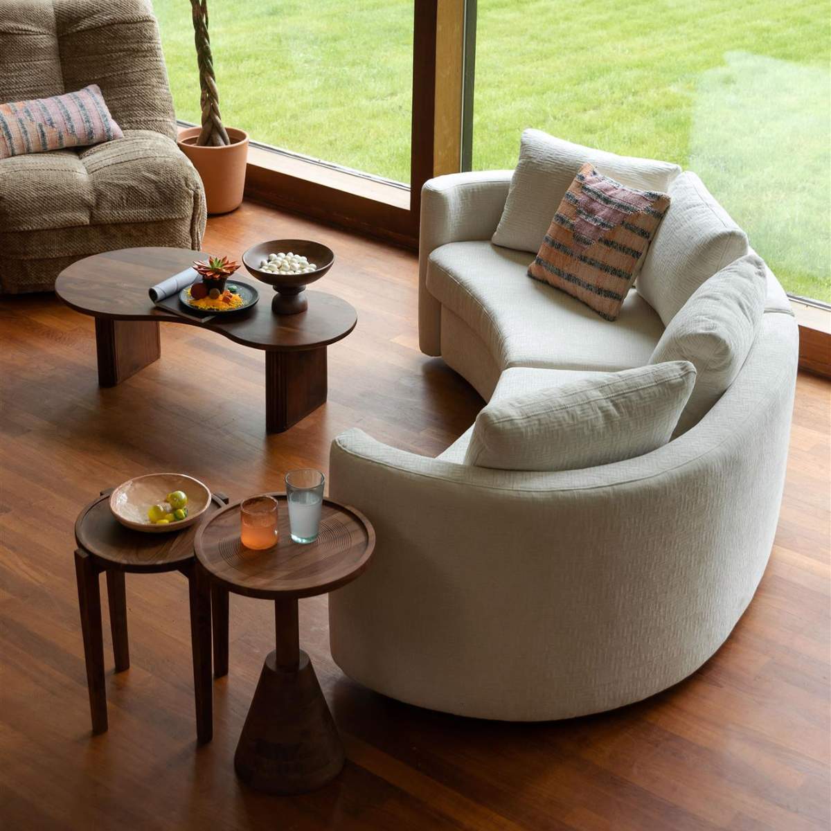 Dutch Bone Coffee Table Tilon
