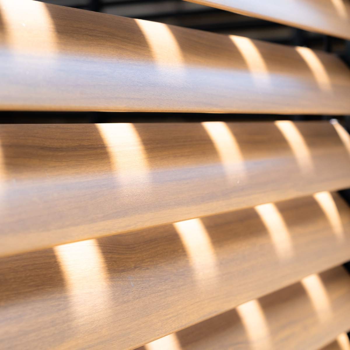 Maze - Como Pergola Sliding Louvre Panel Door