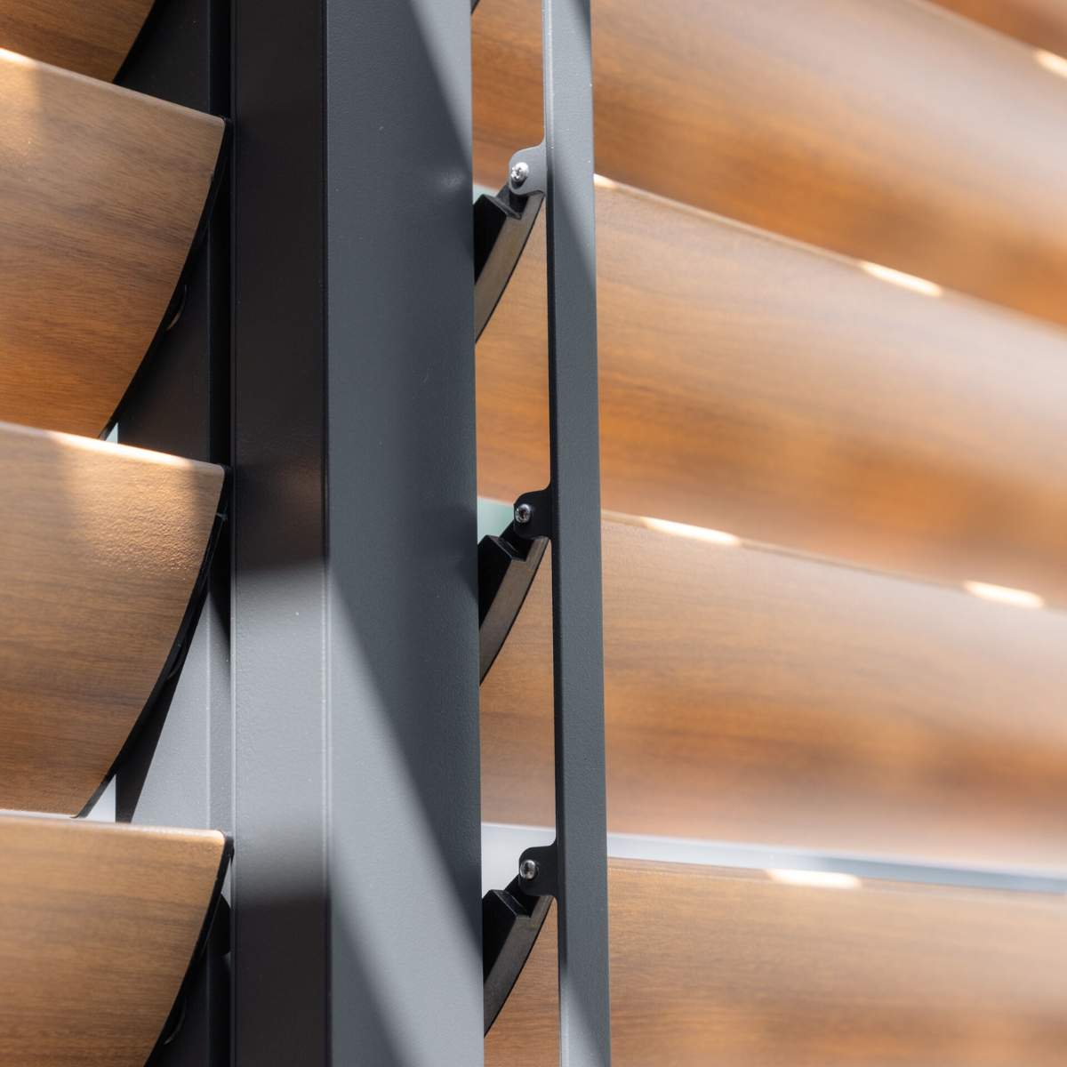 Maze - Como Pergola Sliding Louvre Panel Door
