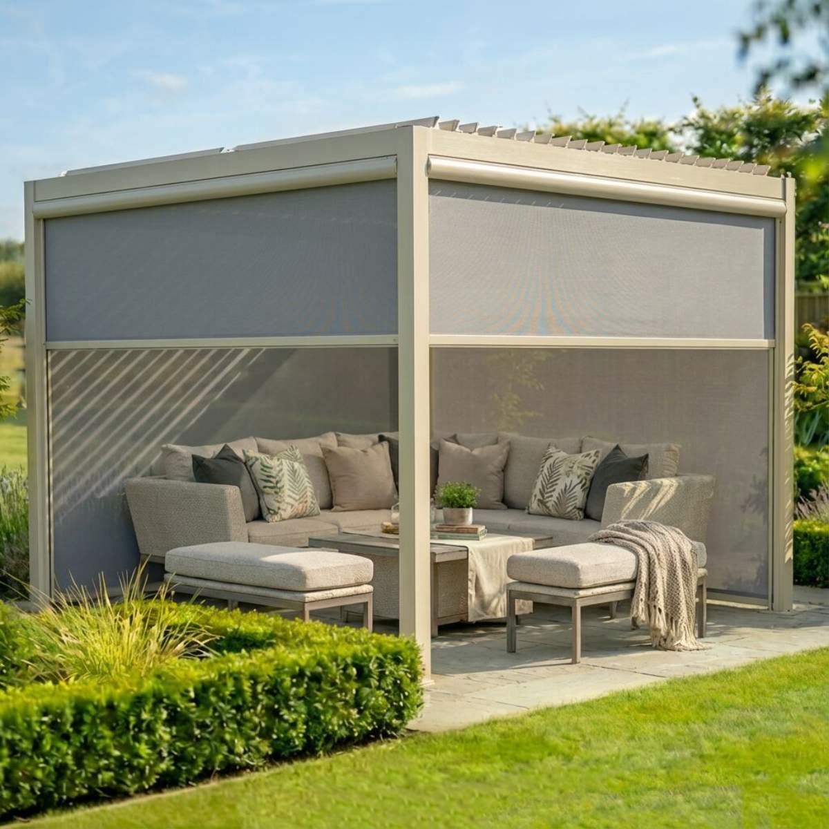 Maze - Como Pergola Zip Drop Side Blind