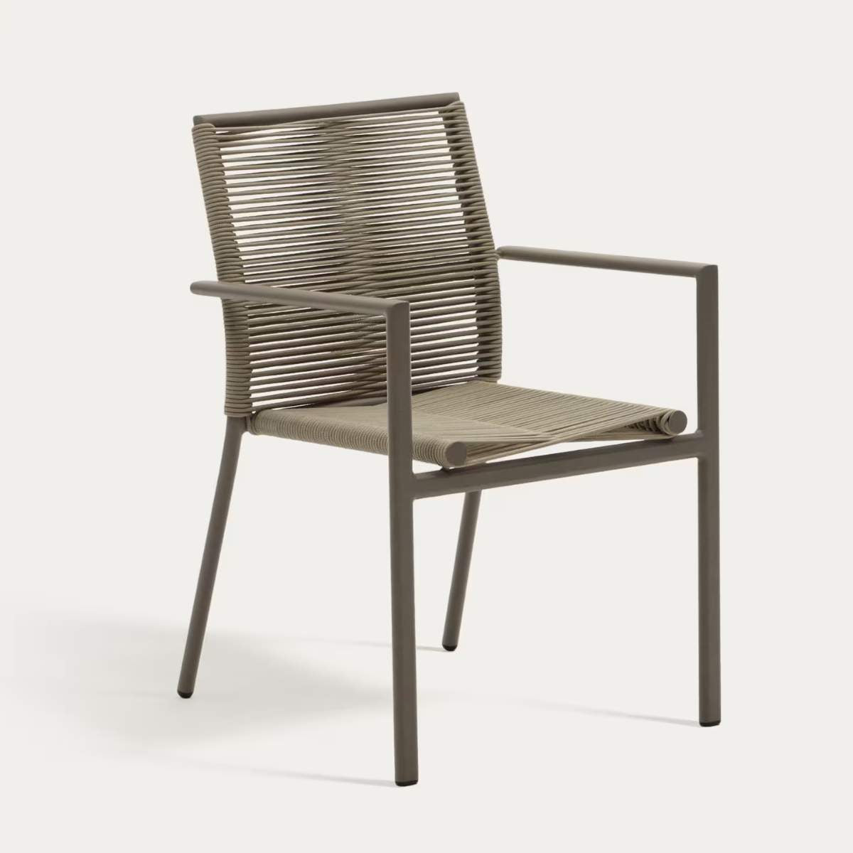 Kave Home Culip stackable outdoor chair in aluminium and cord in brown