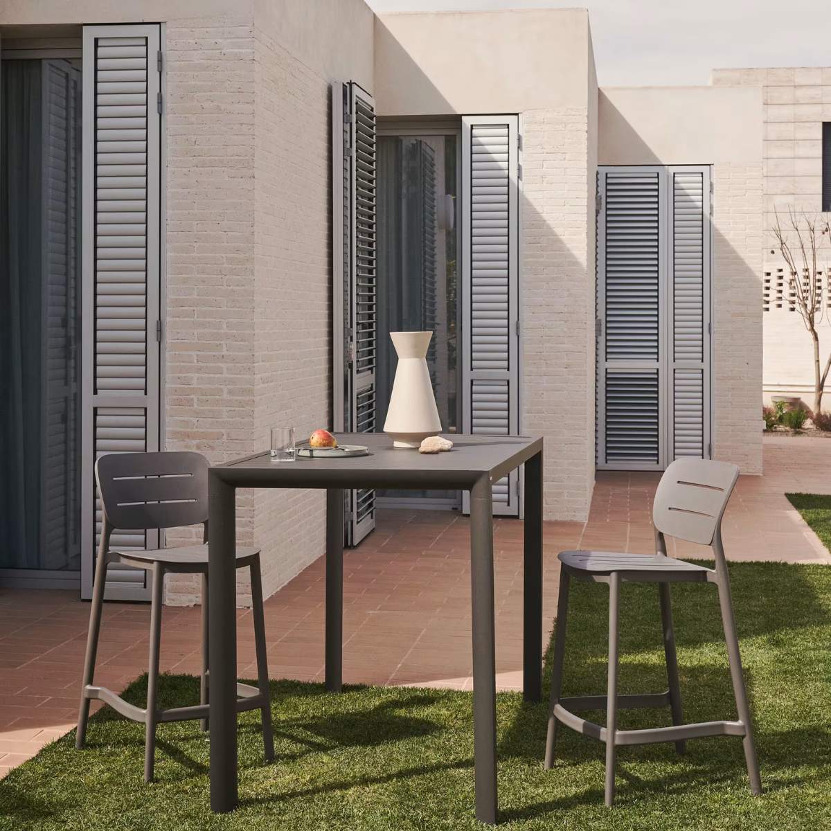 Kave Home Culip aluminium outdoor bar table in powder coated white finish, 150 x 77 cm