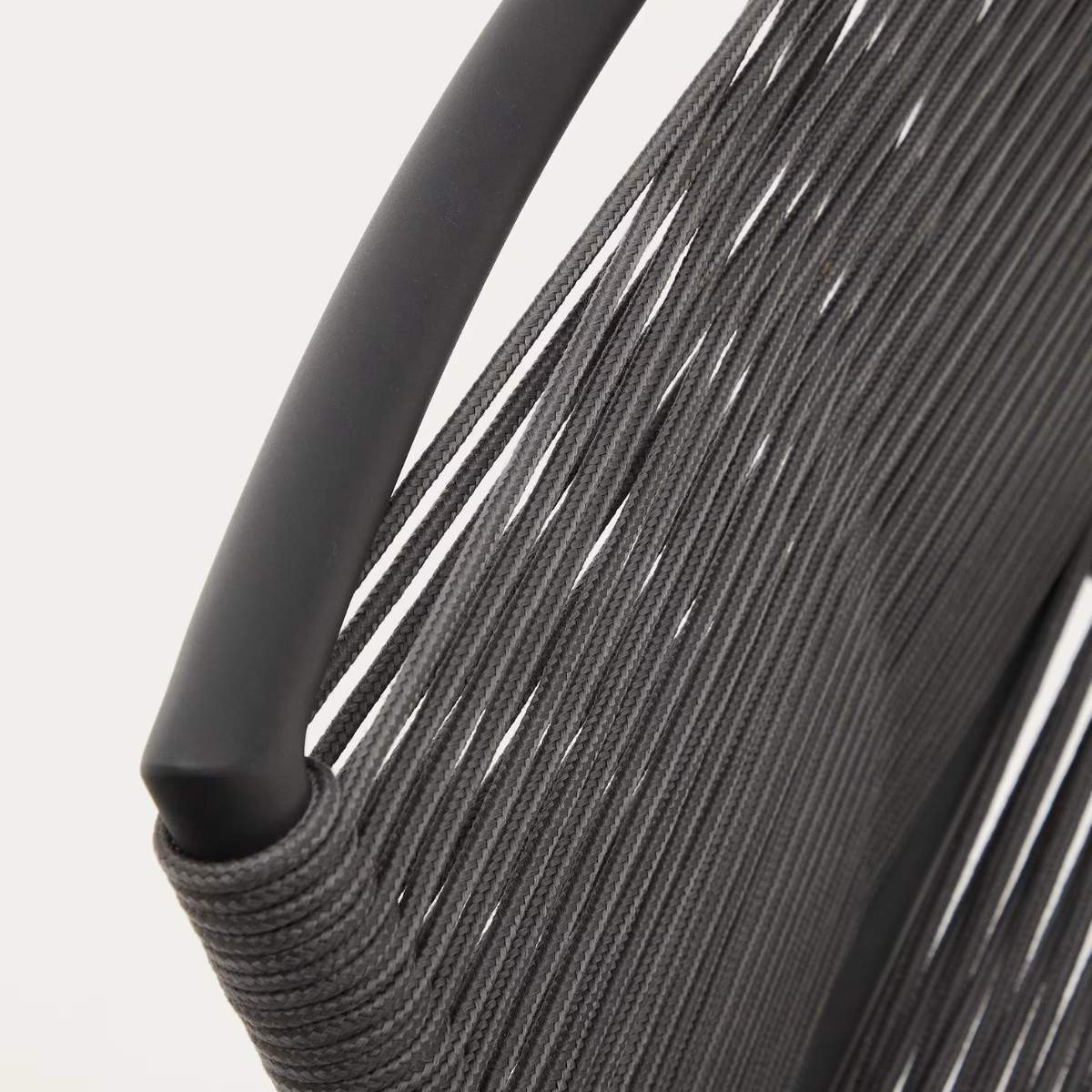 Kave Home Culip outdoor stool made of rope cord and white aluminium, 65 cm