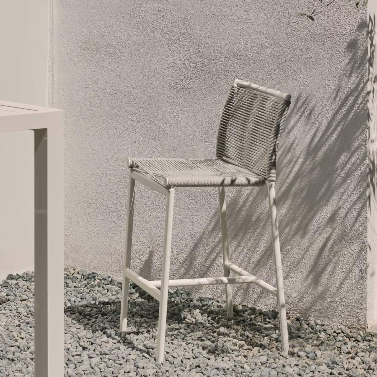 Kave Home Culip outdoor stool made of rope cord and white aluminium, 65 cm