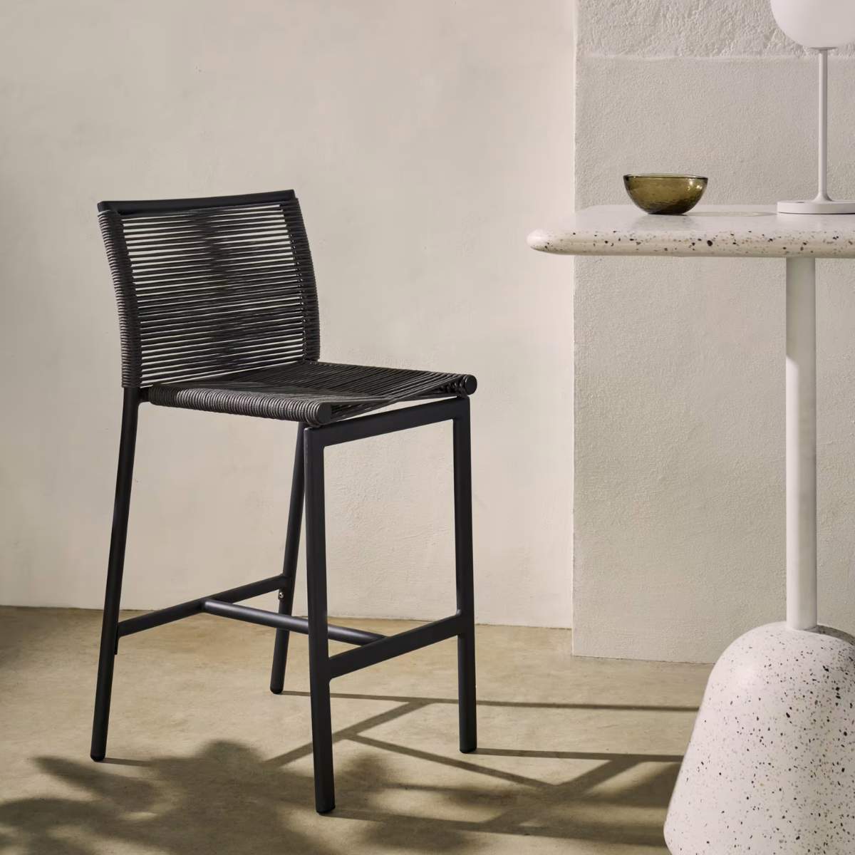 Kave Home Culip outdoor stool made of rope cord and white aluminium, 65 cm
