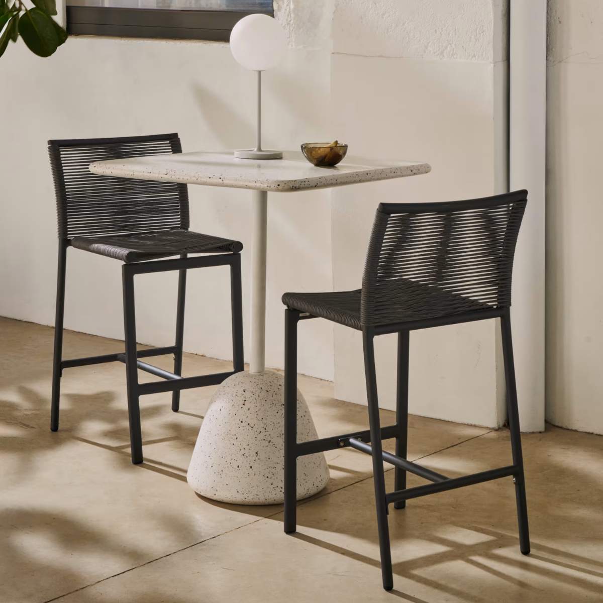 Kave Home Culip outdoor stool made of rope cord and white aluminium, 65 cm
