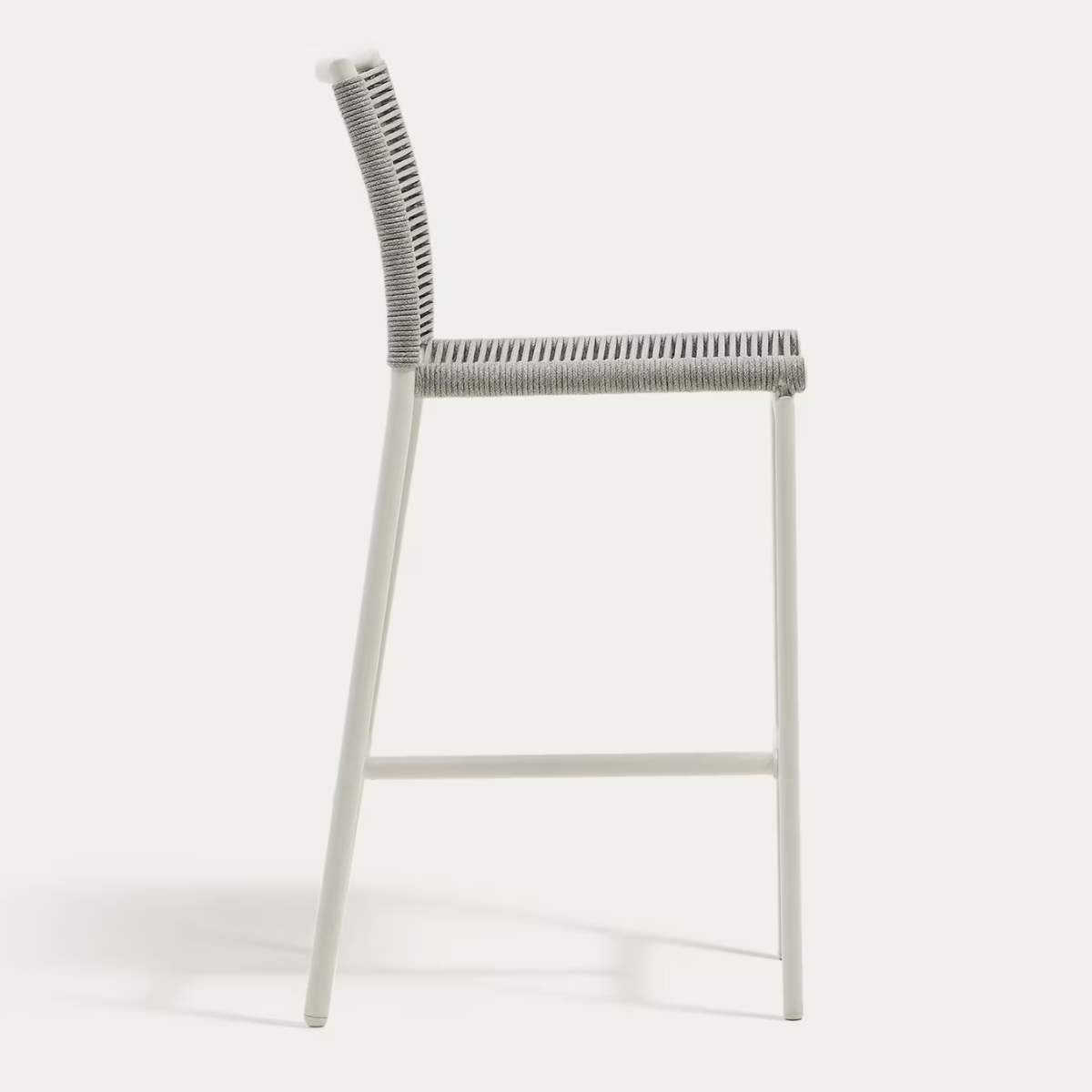 Kave Home Culip outdoor stool made of rope cord and white aluminium, 65 cm
