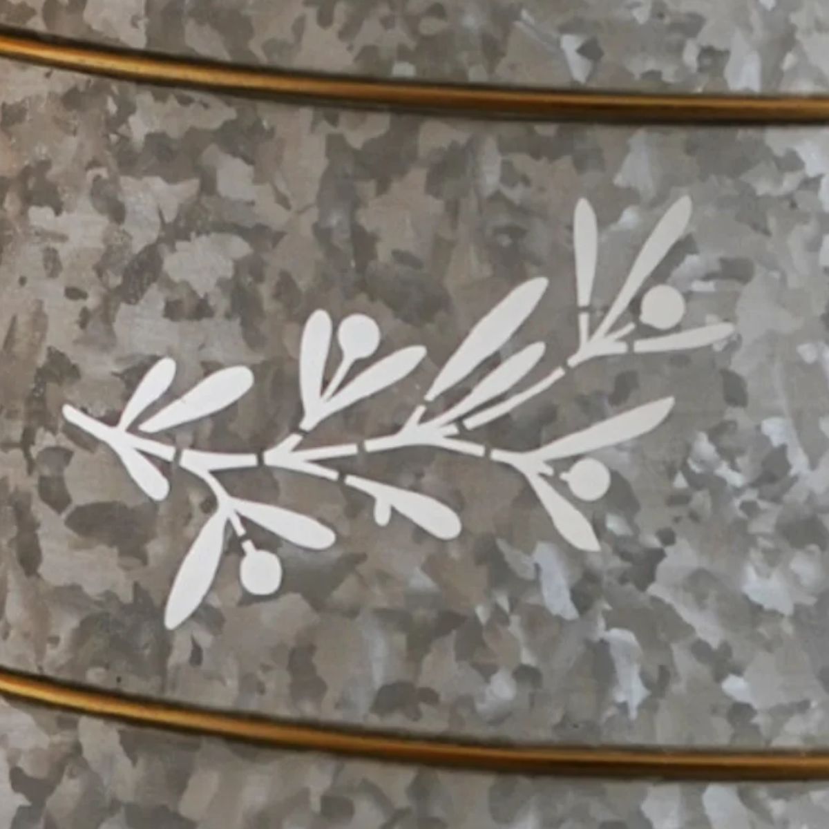 Ivyline Galvanised Cut Out Mistletoe Tree Skirt D67cm H25cm
