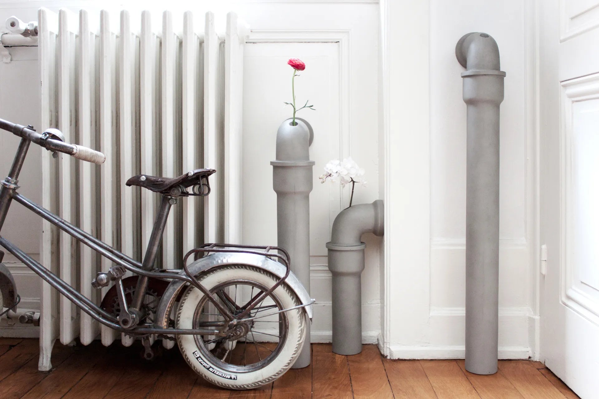 Lyon Beton Urban Garden - Pipeline Stem Vase - Large-Beaumonde