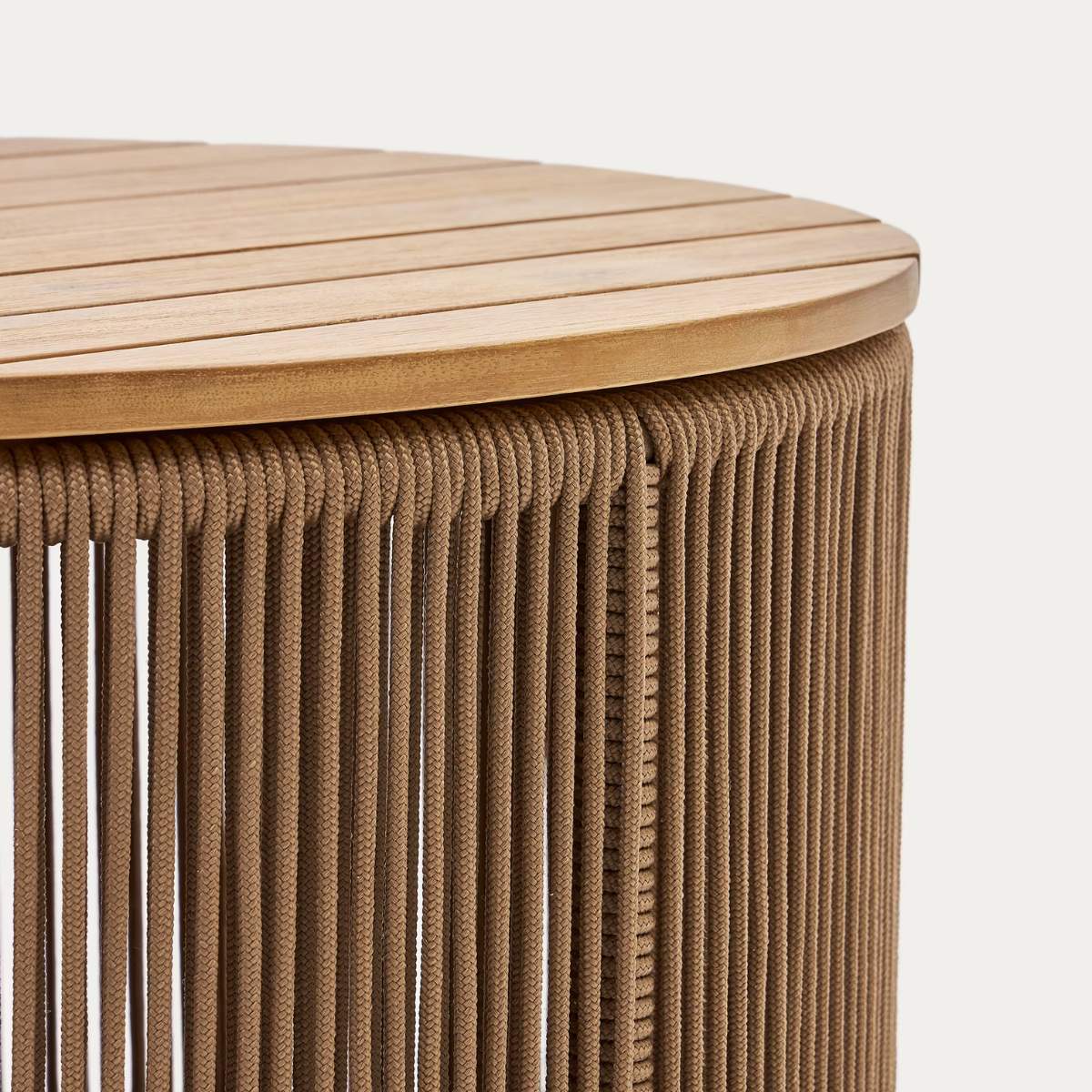 Kave Home Dandara coffee table in steel, green rope cord and solid acacia wood Ø70cm FSC 100%