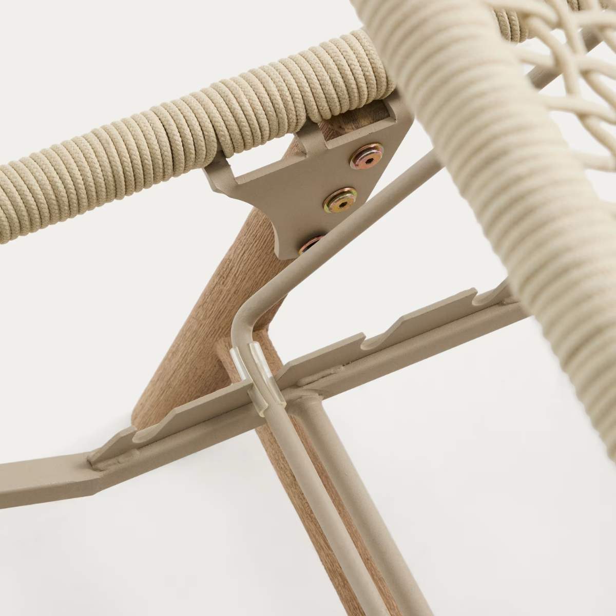 Kave Home Dandara sun lounger in steel, green rope and legs in solid FSC 100% acacia wood