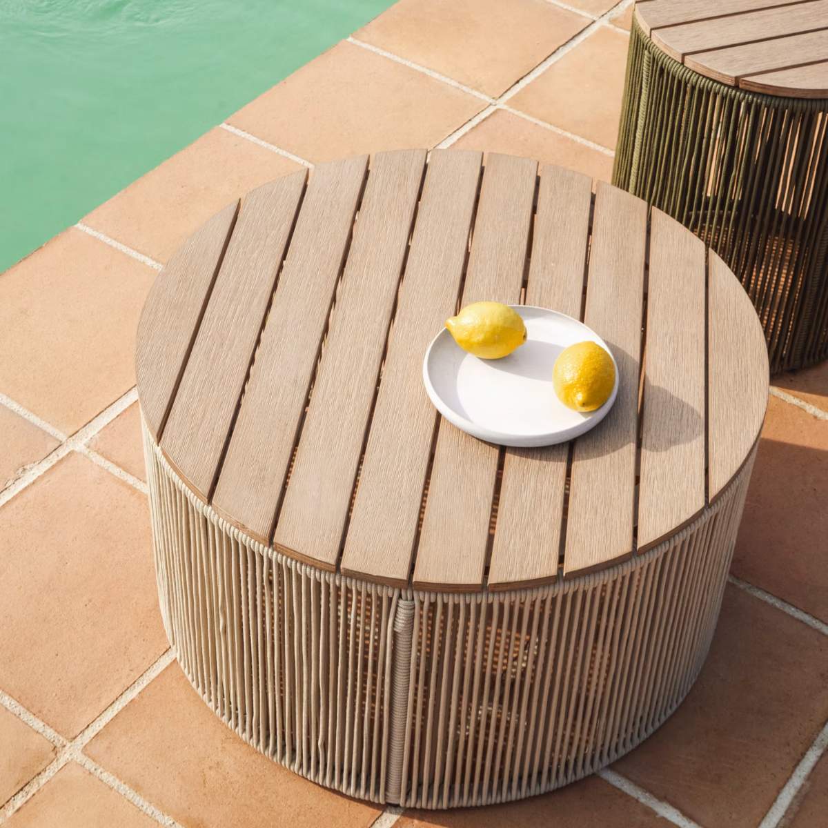 Kave Home Dandara coffee table in steel, green rope cord and solid acacia wood Ø60cm FSC 100%