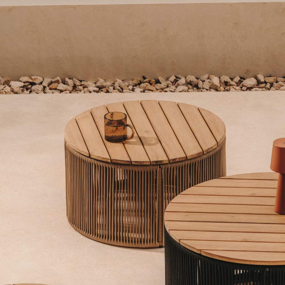 Kave Home Dandara coffee table in steel, green rope cord and solid acacia wood Ø60cm FSC 100%