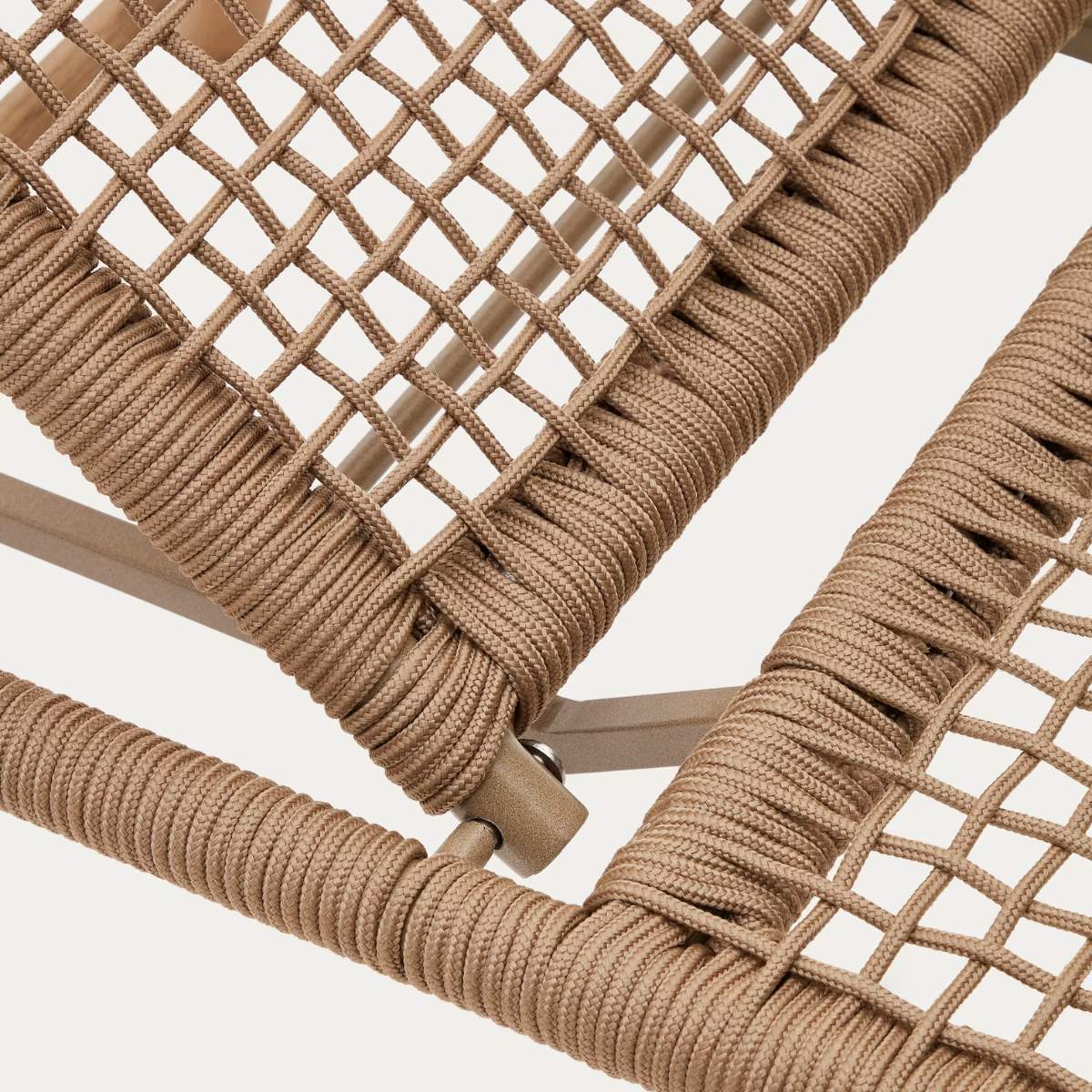 Kave Home Dandara sun lounger in steel, green rope and legs in solid FSC 100% acacia wood