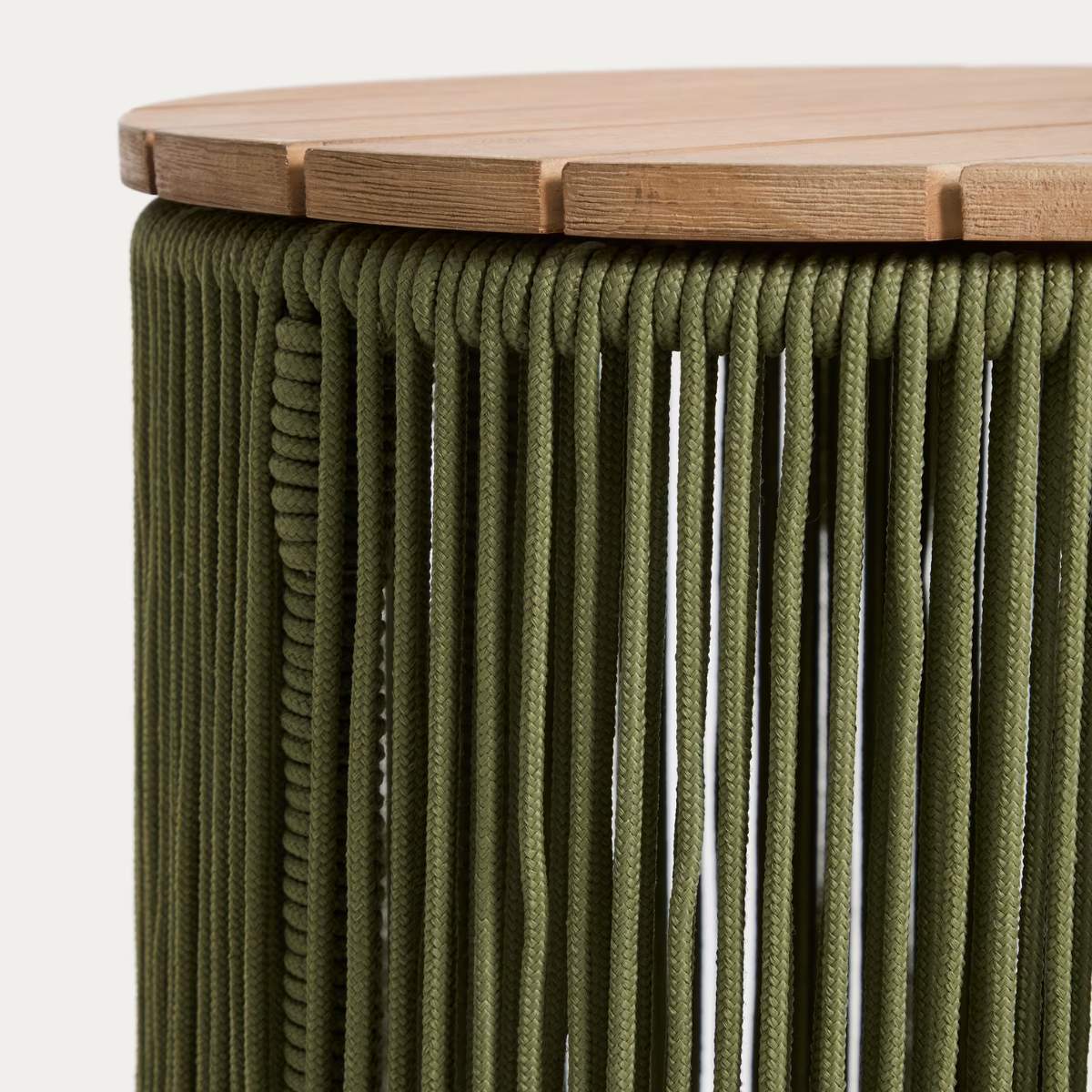 Kave Home Dandara side table in steel, green rope cord and solid acacia wood Ø40cm FSC 100%