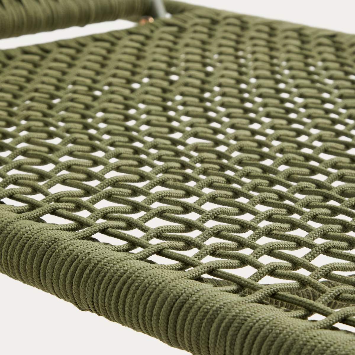 Kave Home Dandara sun lounger in steel, green rope and legs in solid FSC 100% acacia wood