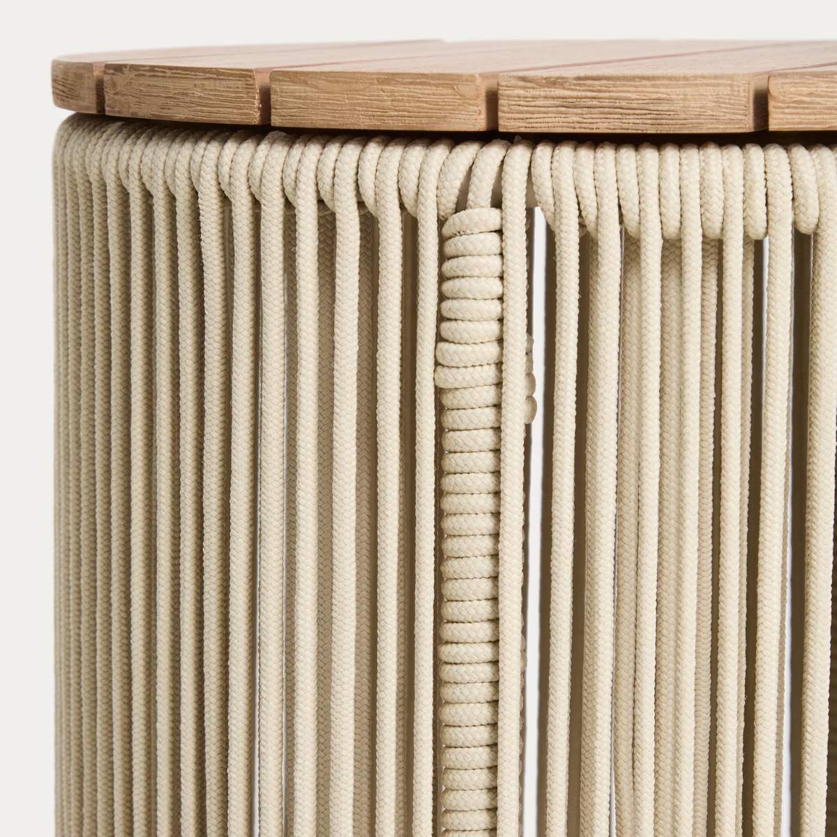 Kave Home Dandara side table in steel, green rope cord and solid acacia wood Ø40cm FSC 100%