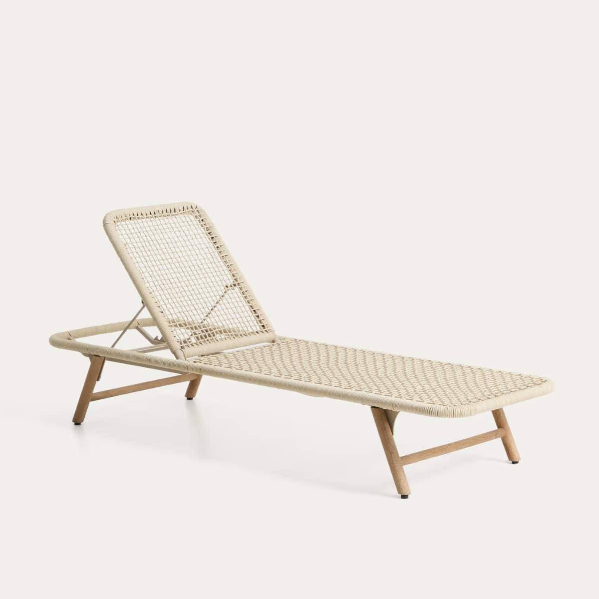 Kave Home Dandara sun lounger in steel, green rope and legs in solid FSC 100% acacia wood