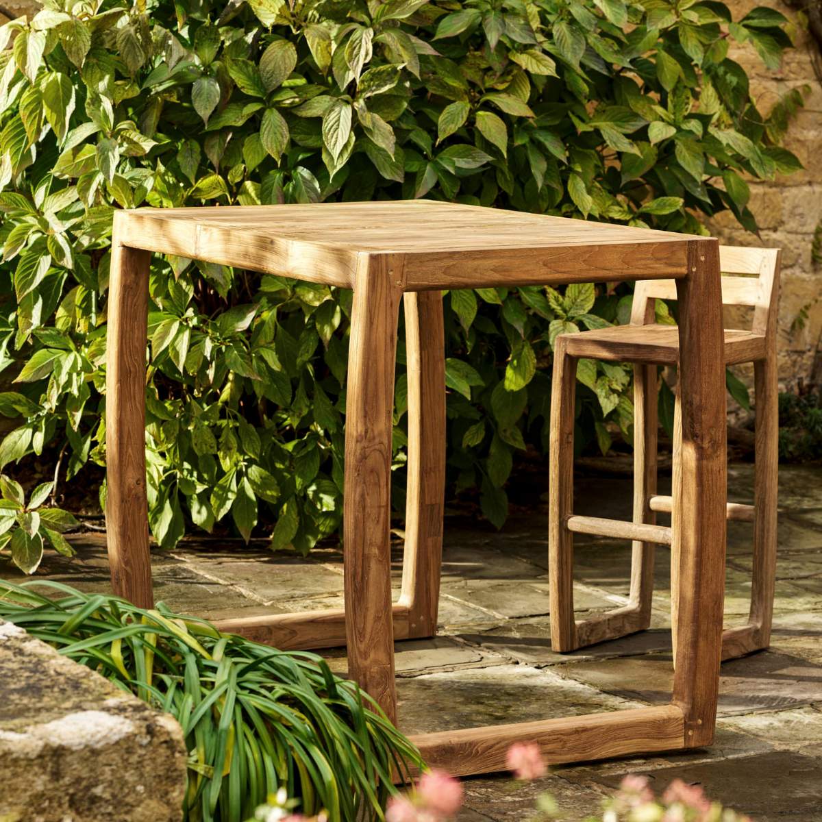 Garden Trading Dashwood Square Bar Table Natural