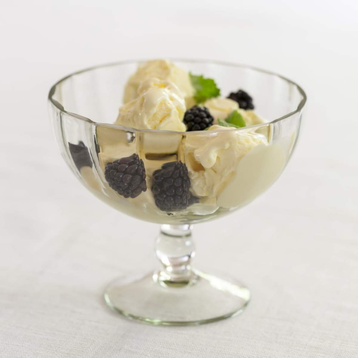 Grand Illusions Dessert Bowl Mini
