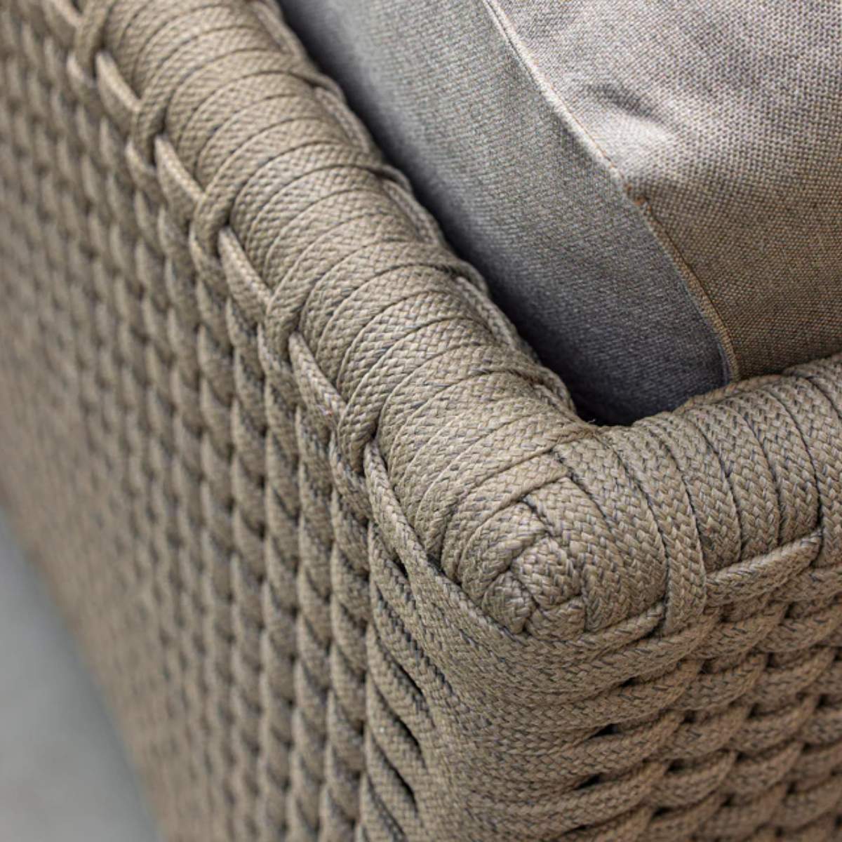 Cane-line Diamond 2-Seater Sofa - Taupe + Free Cover