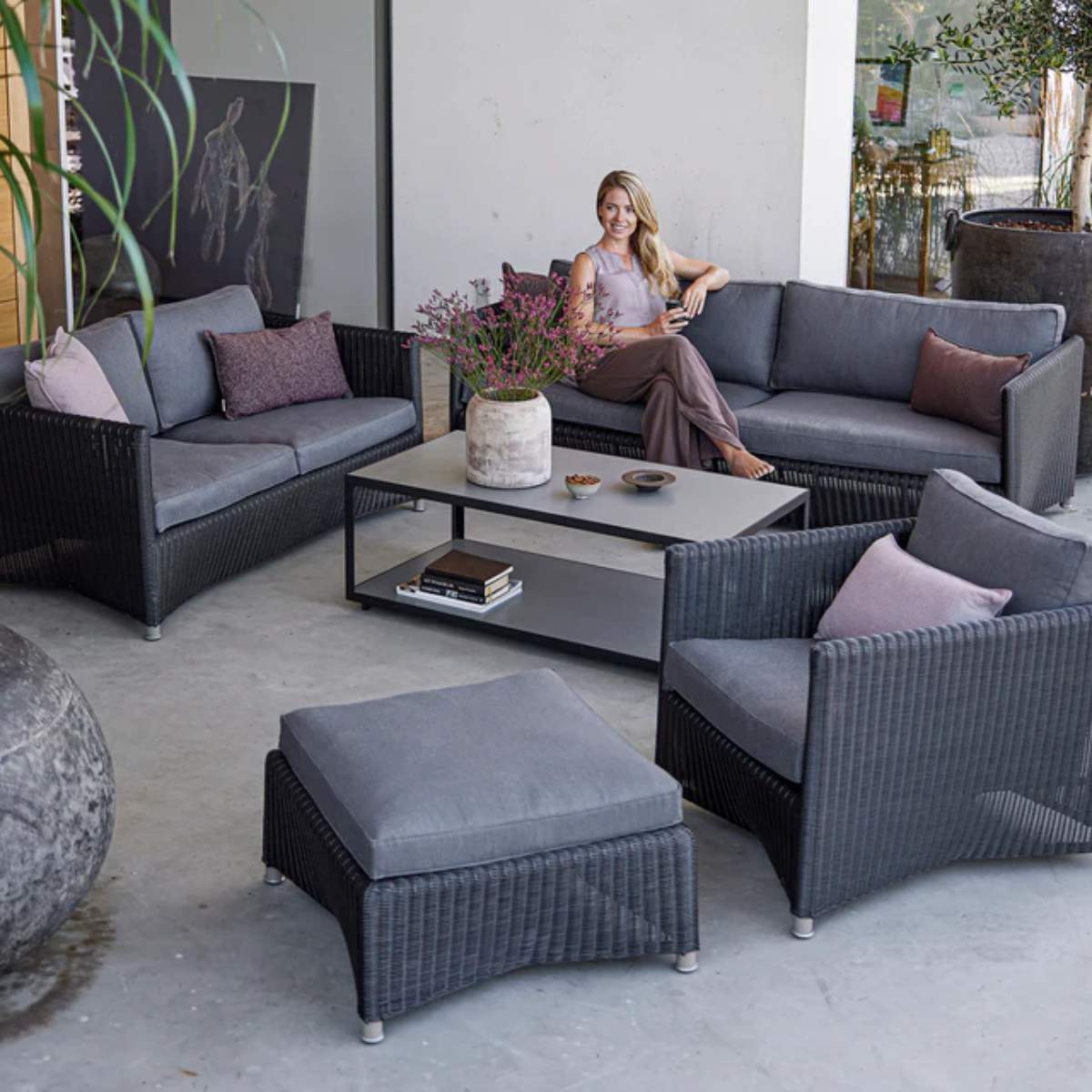 Cane-line Diamond 2-Seater Sofa - Taupe + Free Cover