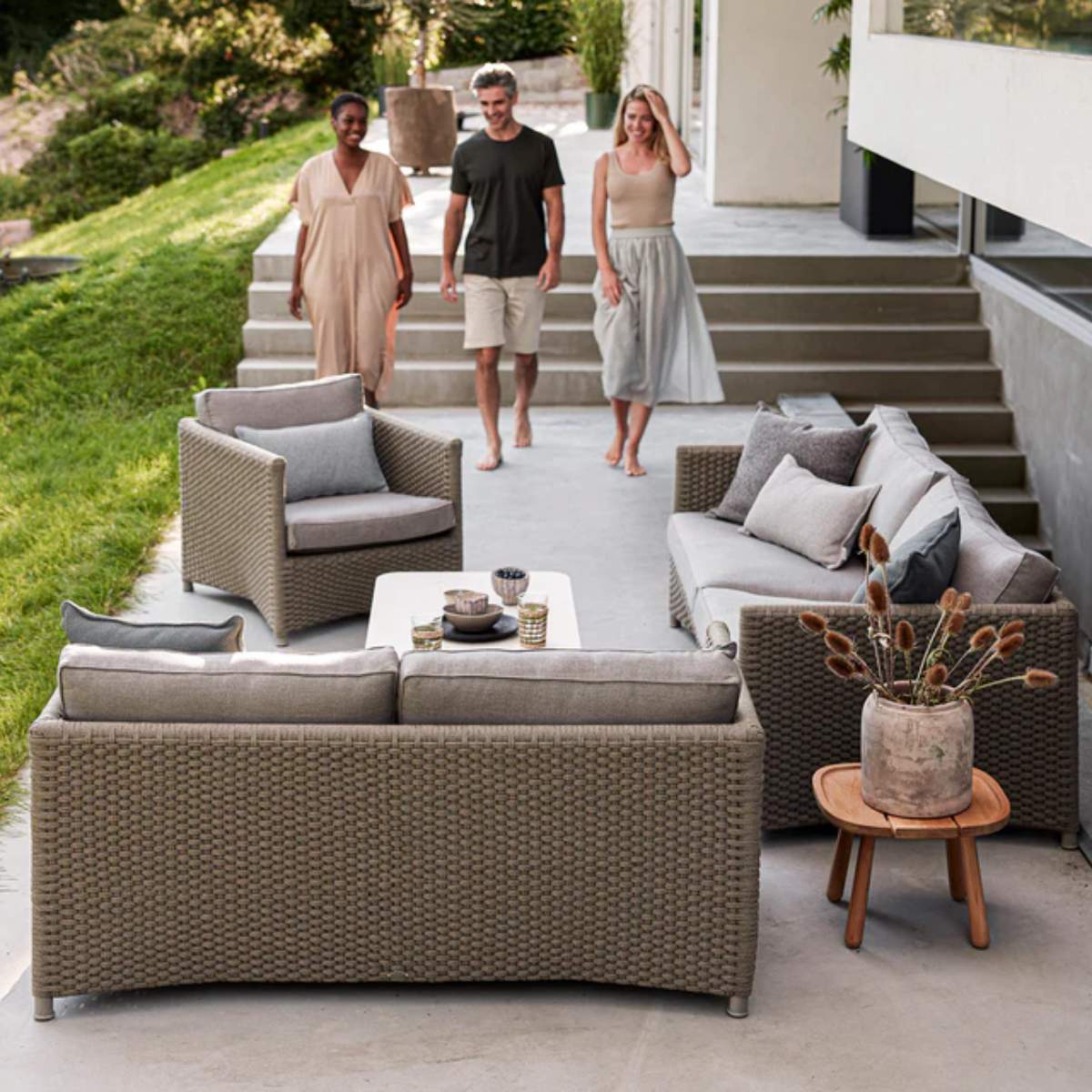 Cane-line Diamond 2-Seater Sofa - Taupe + Free Cover