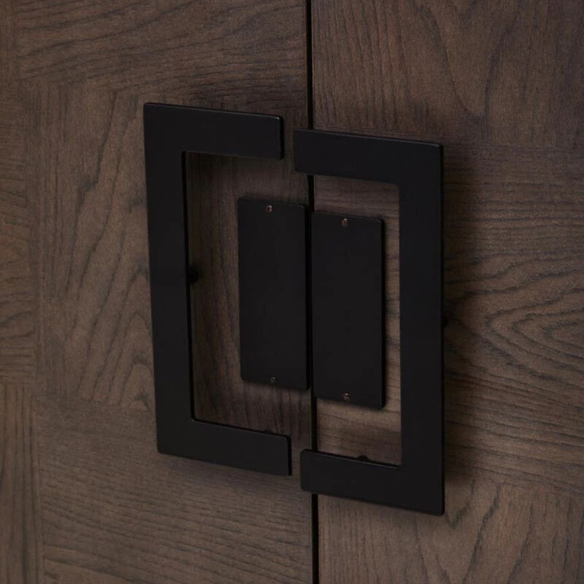 Beaumonde Home Dimaro Antique Grey Cabinet
