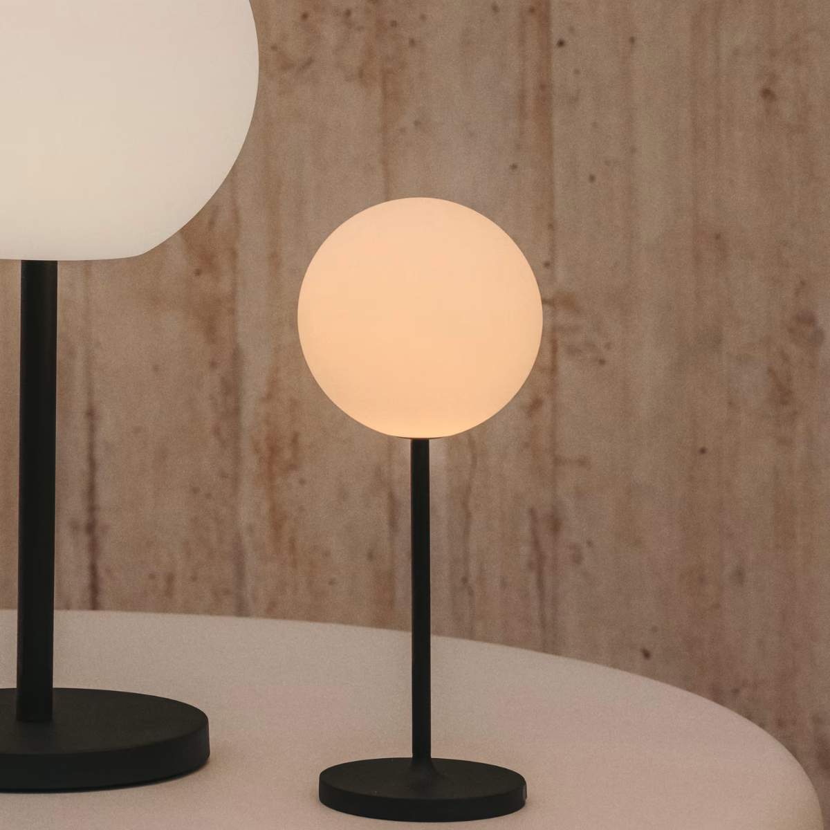 Kave Home Dinesh outdoor table lamp in grey aluminium 40 cm
