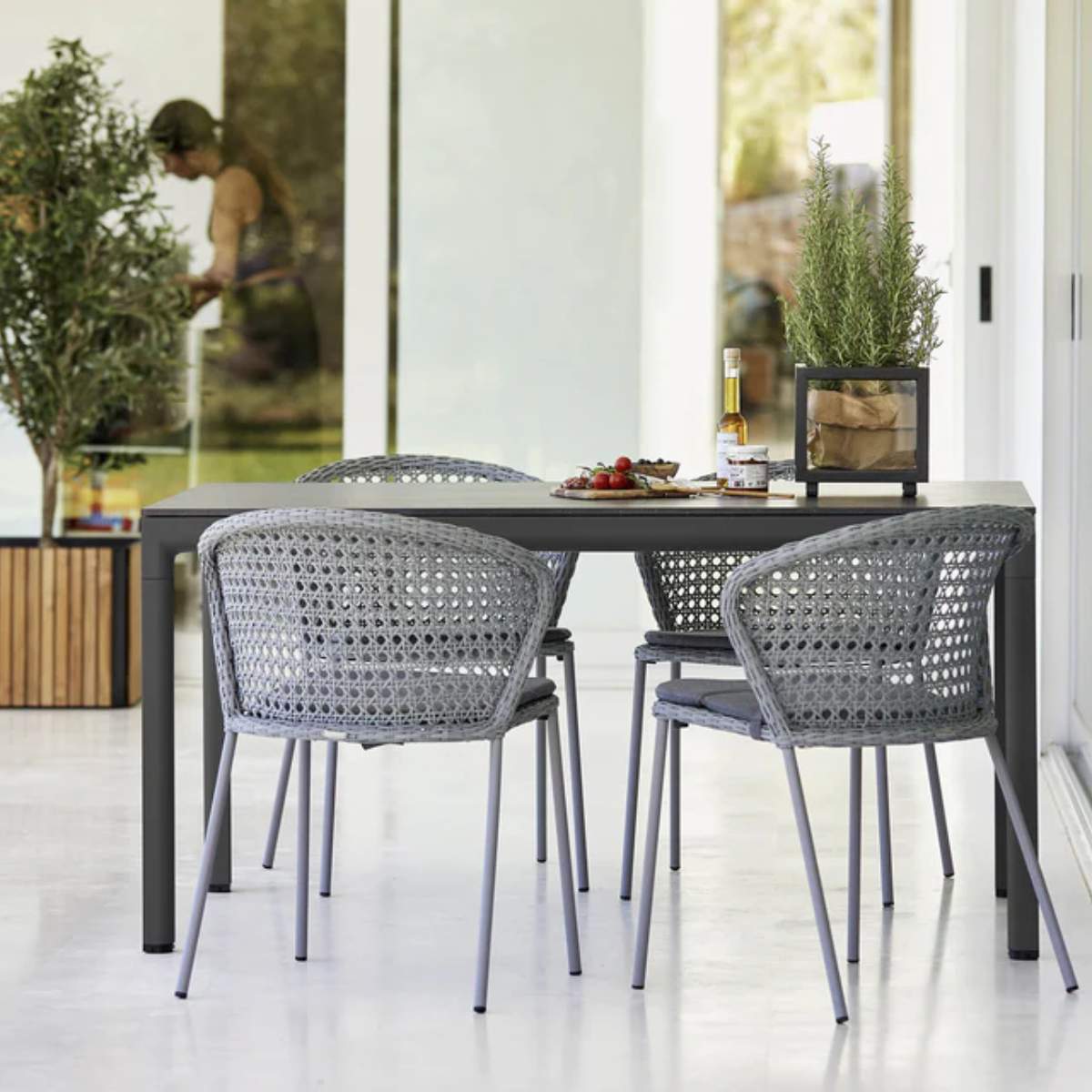Cane-line Drop Dining Table