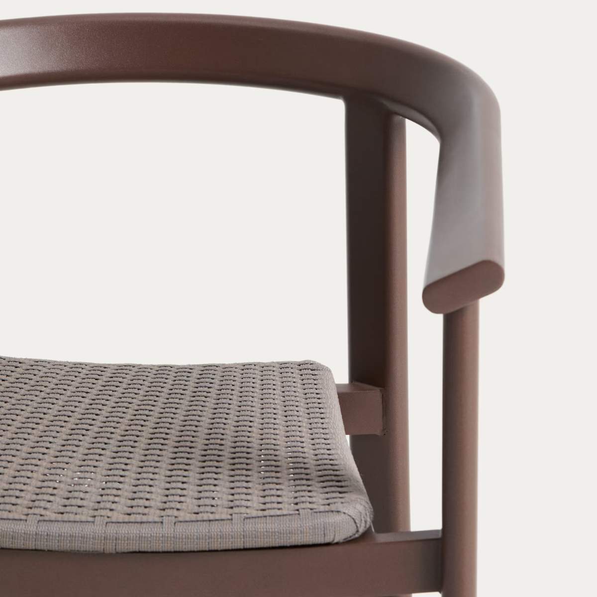 Kave Home Erice stackable outdoor chair in aluminium and ecru rope
