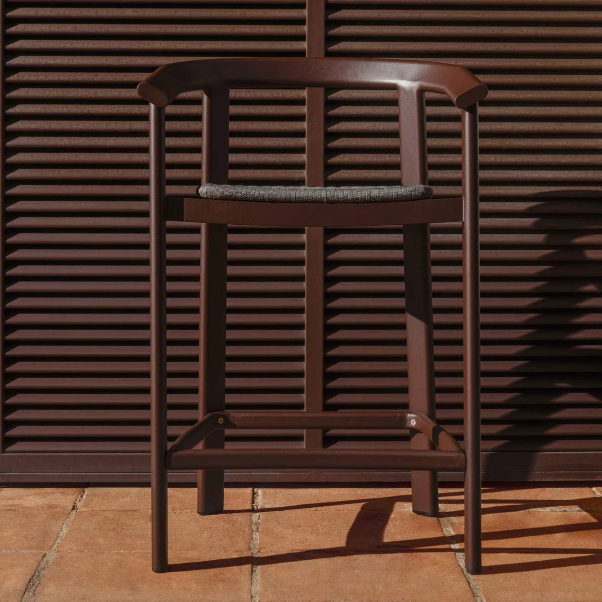 Kave Home Erice stool in aluminium and ecru rope cord 75cm