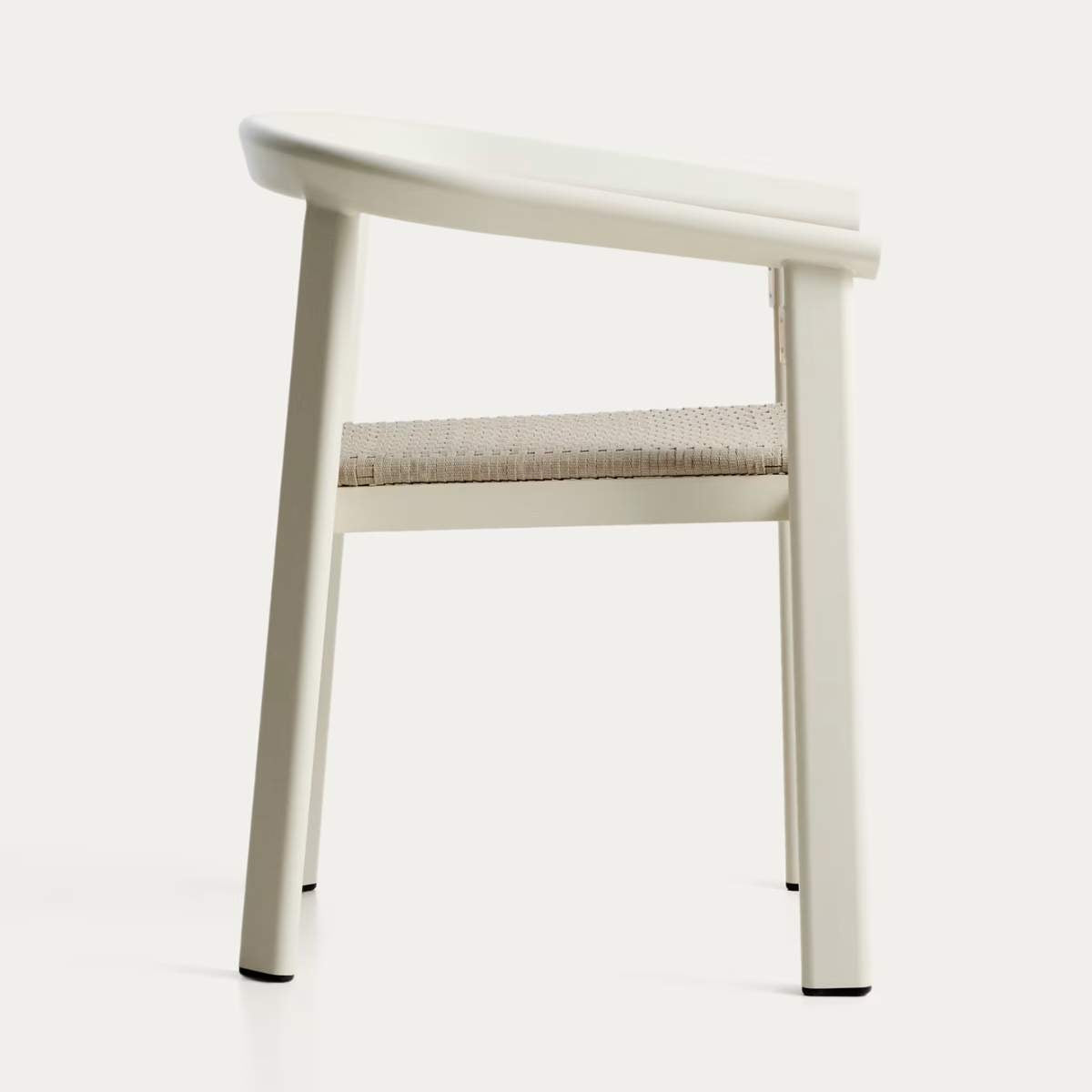 Kave Home Erice stackable outdoor chair in aluminium and ecru rope