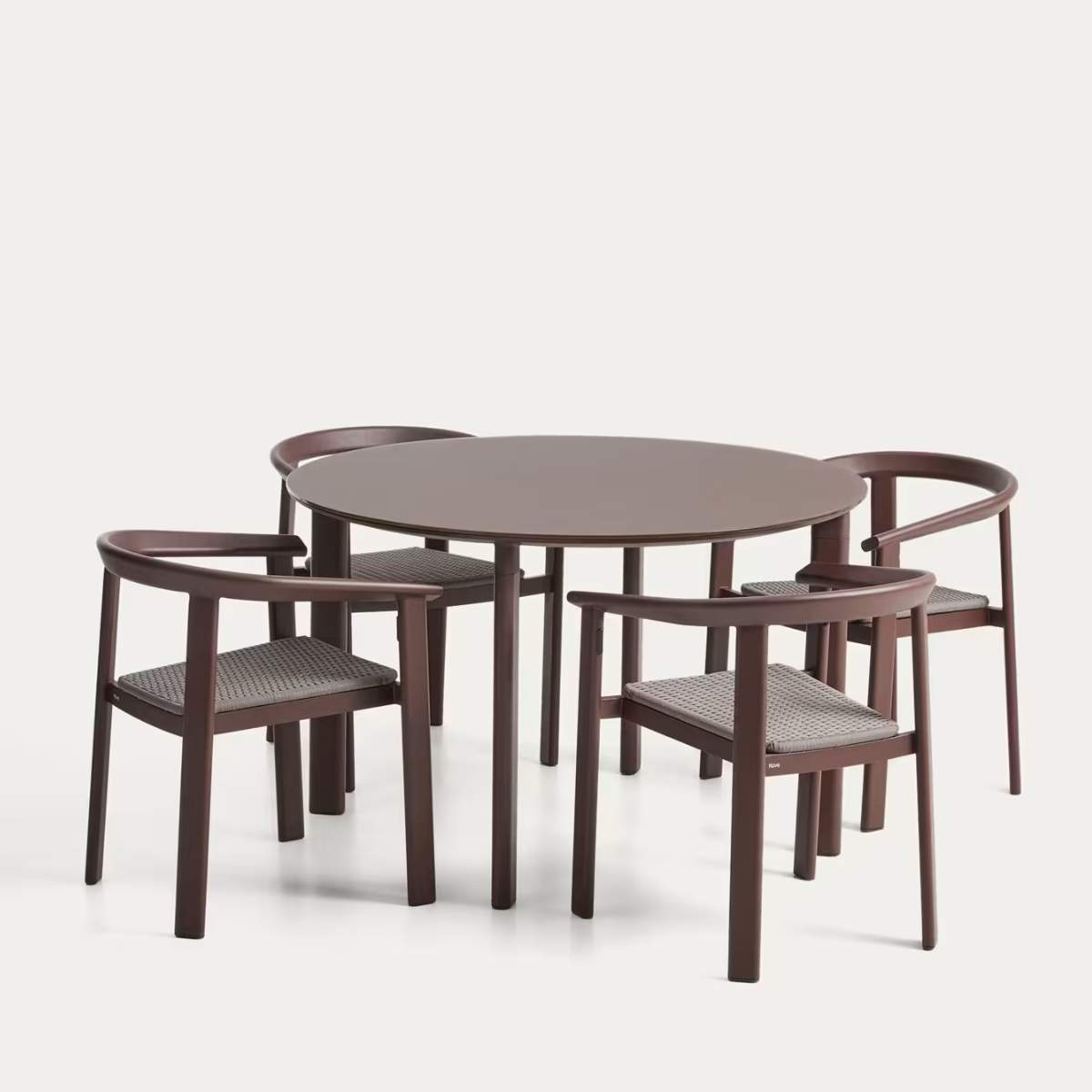 Kave Home Erice set of 4 stackable chairs in aluminium and rope cord and a table in ecru aluminium and tempered glass Ø120cm