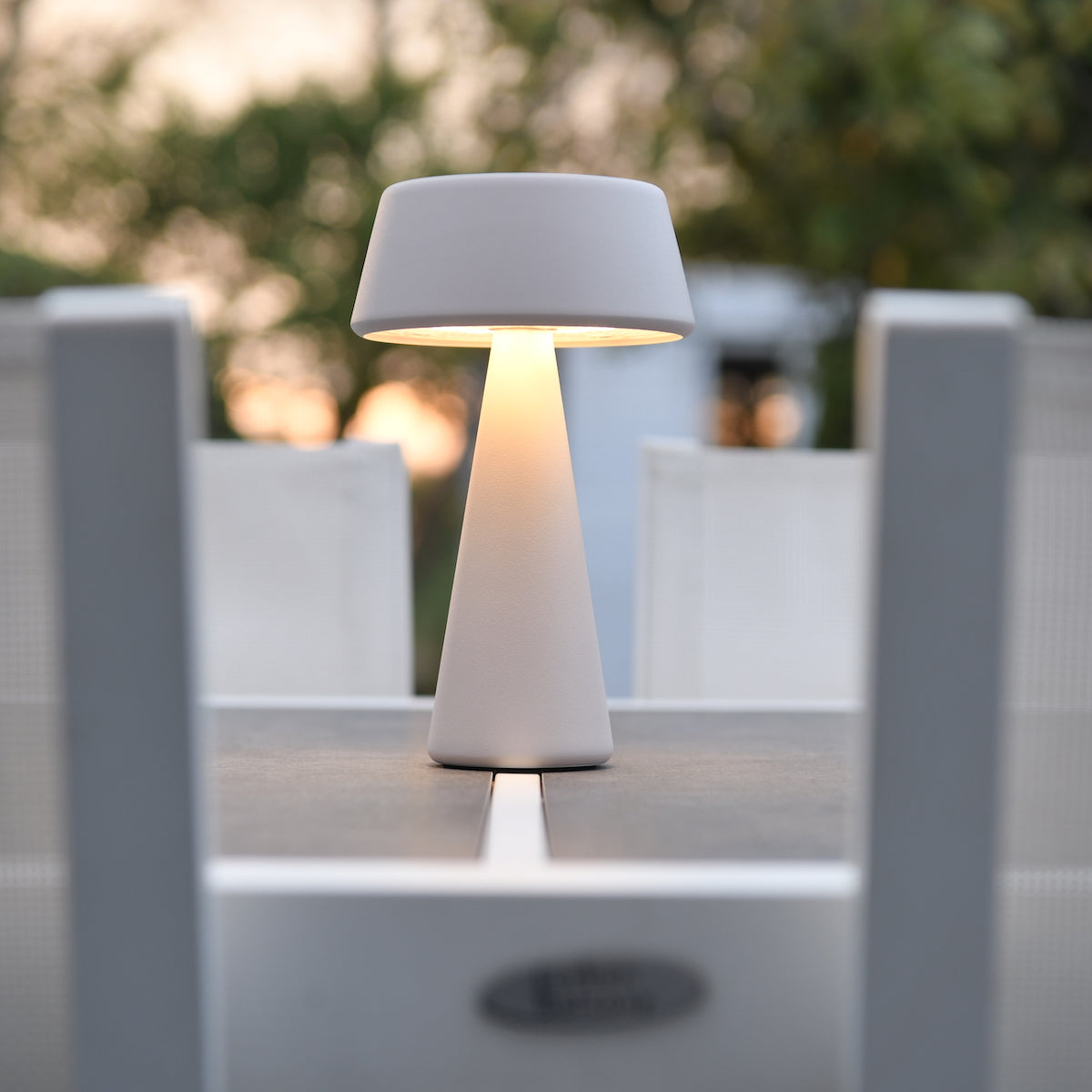 Extreme Lounging B-Lamp Rechargeable Light silver white