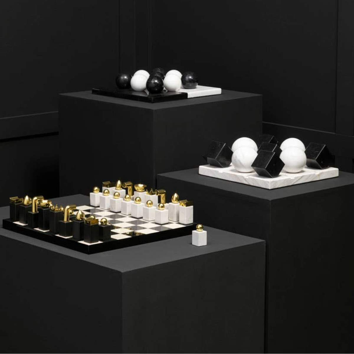 Beaumonde Home Flos Black And White Tic Tac Toe Marble Game