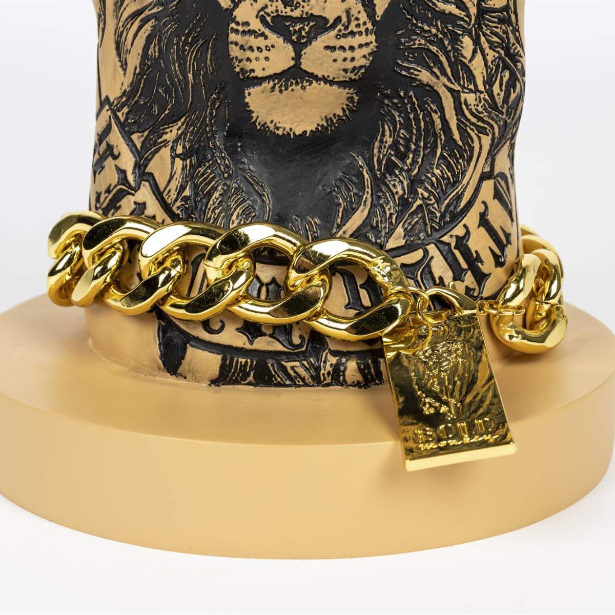 Bold Monkey Fother Mucker Side Table