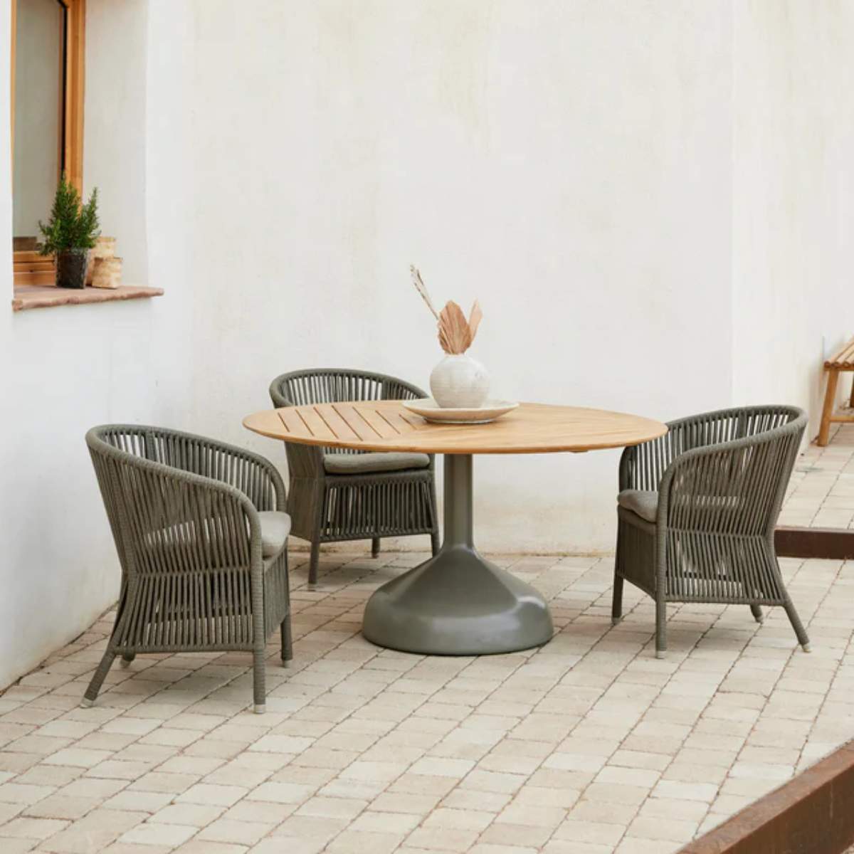 Cane-line Glaze Dining Table