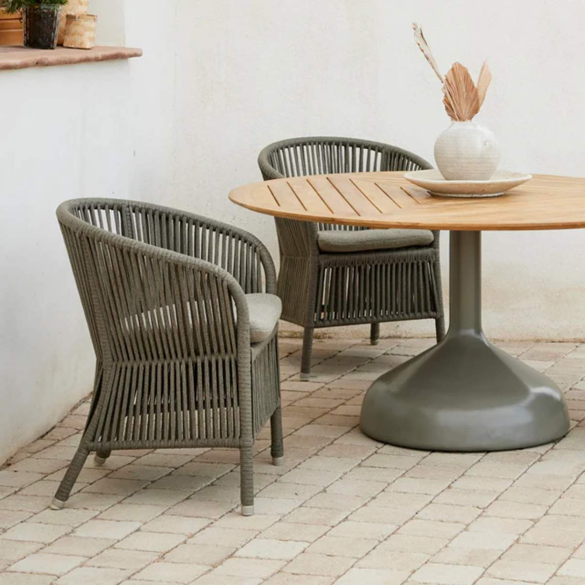 Cane-line Glaze Dining Table