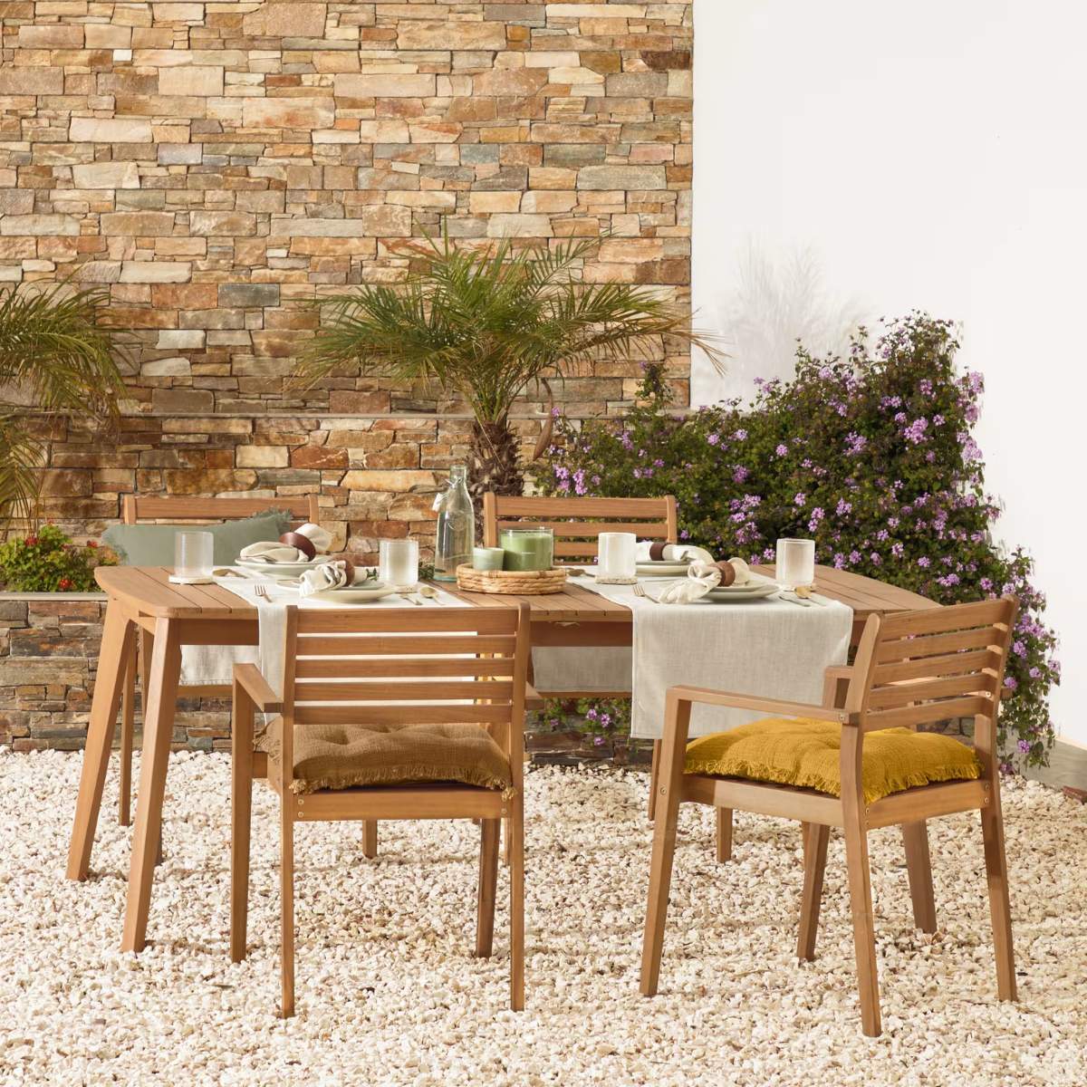 Kave Home Hanzel extendable garden table in solid eucalyptus, 183 (240) x 100 cm FSC 100%