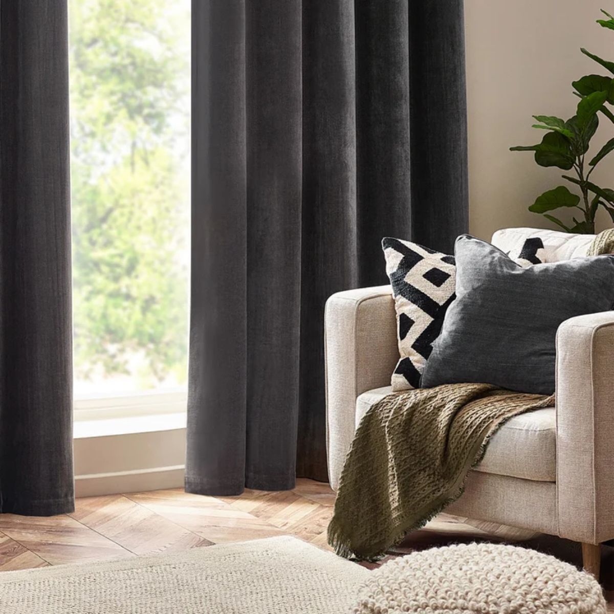 Riva Home Heavy Chenille Piped Cushion Charcoal