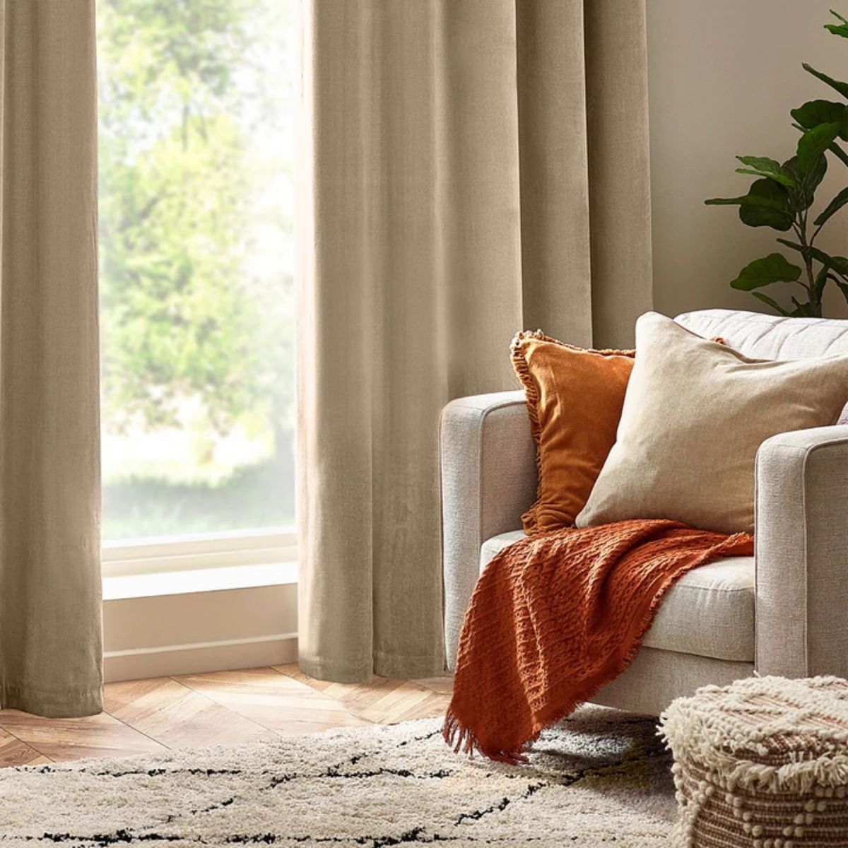 Riva Home Heavy Chenille Piped Cushion Natural