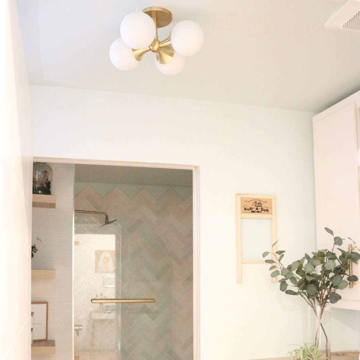 Hudson Valley Lighting Hudson Chandelier - Astoria